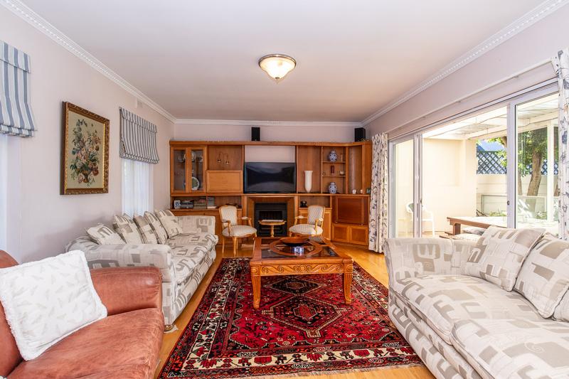 5 Bedroom Property for Sale in Constantia Western Cape